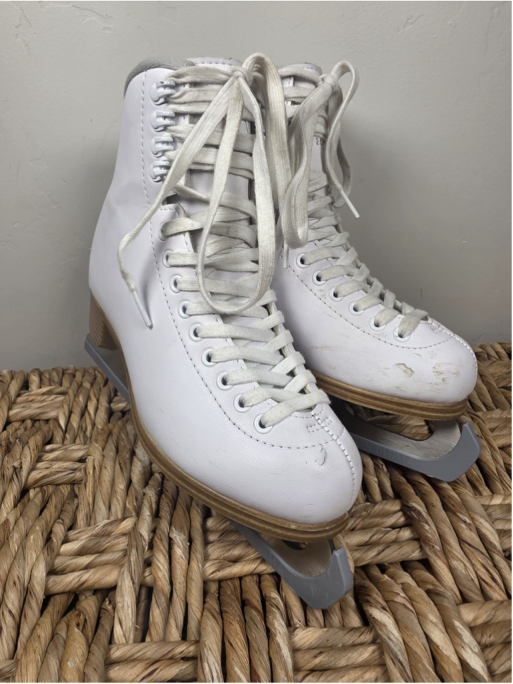 Jackson Classic 200 Figure Skates Womens Size 5 Ultima Mark I Blades White